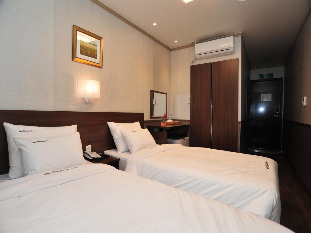 Global Inn Seoul Dongdaemun City Days Inn Номер фото